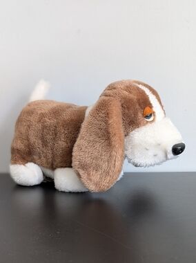 Vintage 1980 R. Dakin Bucks Bassest Hound Cash Catchers Plush Dog Coin Bank